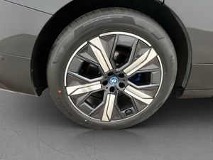 BMW iX bild 32