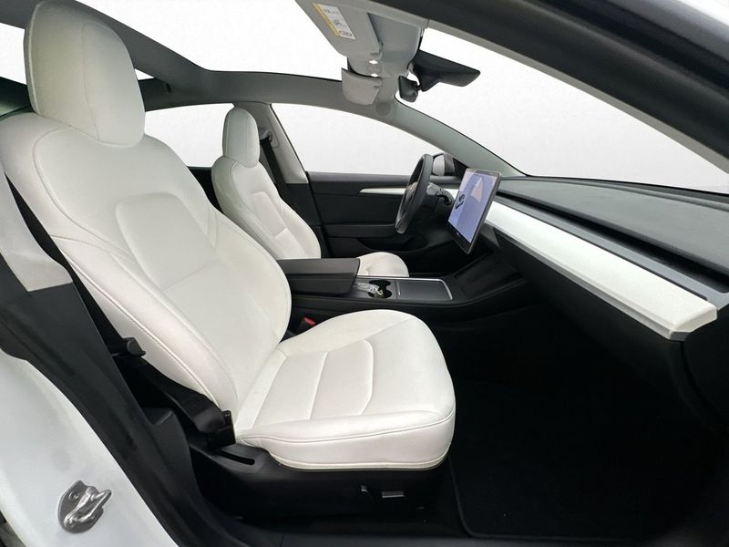 Tesla Model 3 bild 23
