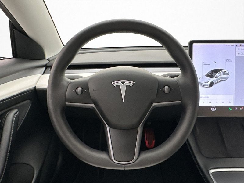 Tesla Model 3 bild 14