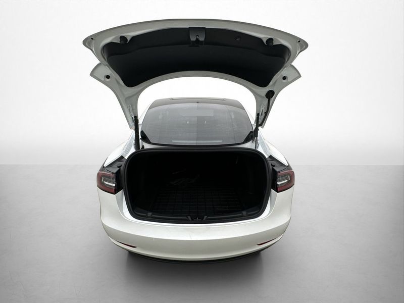 Tesla Model 3 bild 25