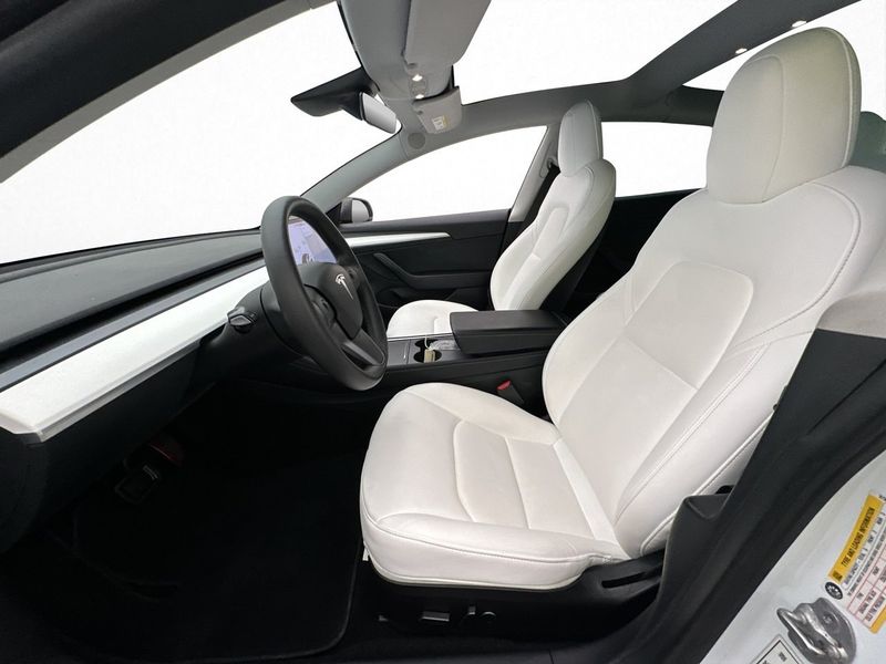 Tesla Model 3 bild 12