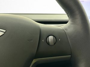 Tesla Model 3 bild 29
