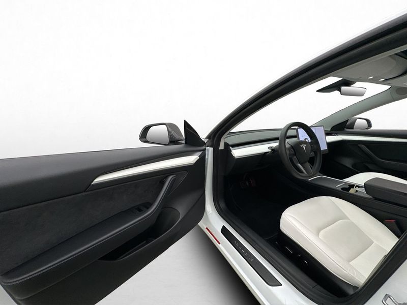 Tesla Model 3 bild 10
