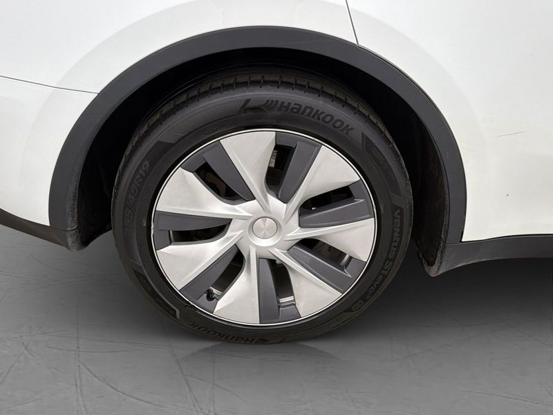 Tesla Model Y bild 32