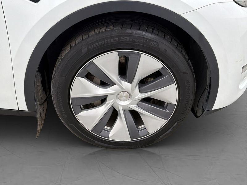 Tesla Model Y bild 31
