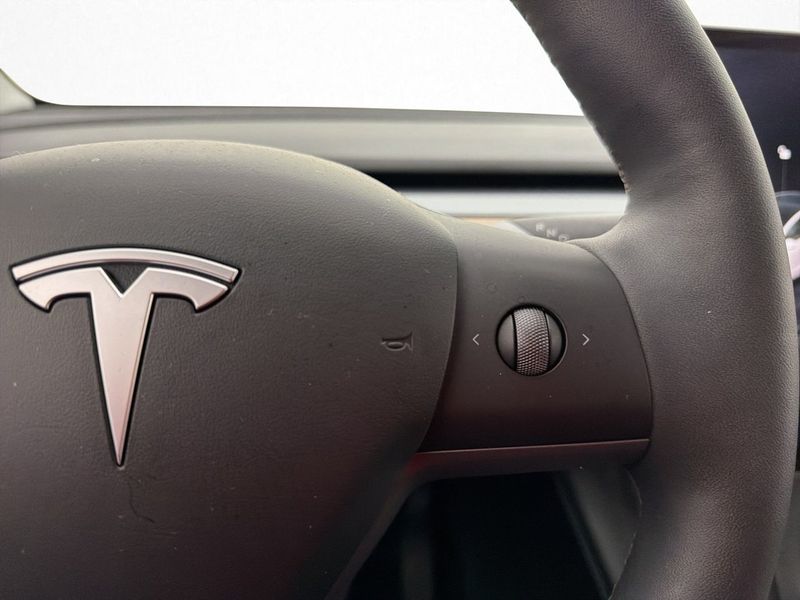 Tesla Model Y bild 29