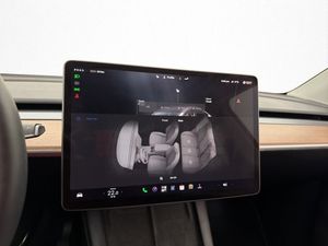 Tesla Model Y bild 24