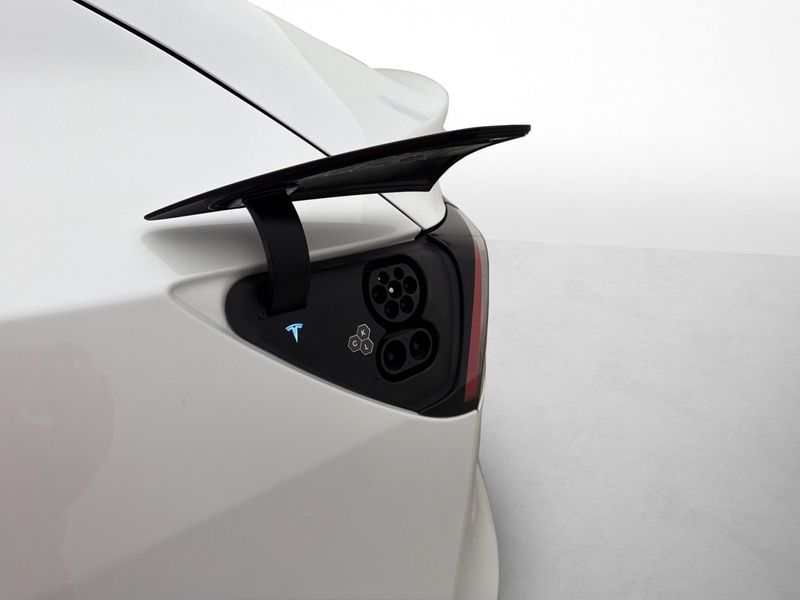 Tesla Model Y bild 13
