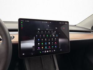 Tesla Model Y bild 22