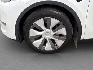 Tesla Model Y bild 35