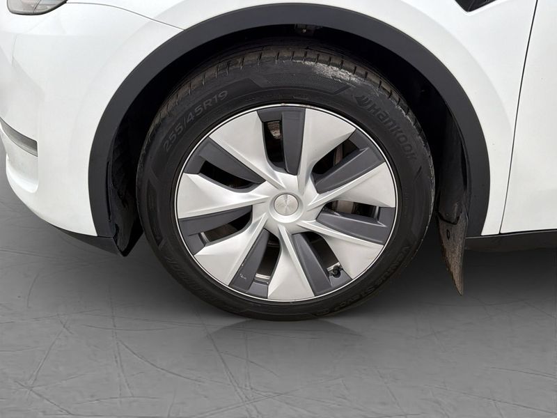Tesla Model Y bild 35