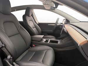Tesla Model Y bild 14