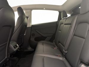 Tesla Model Y bild 17
