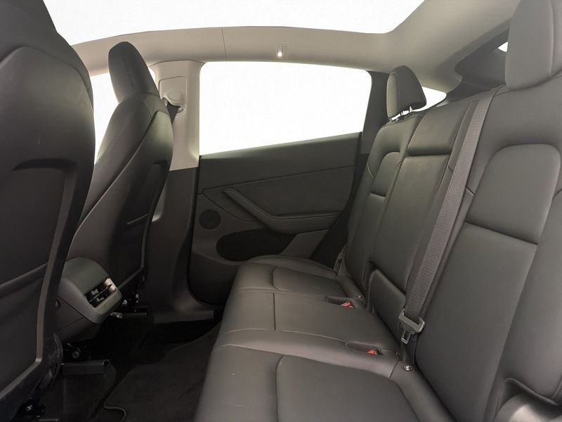 Tesla Model Y bild 17