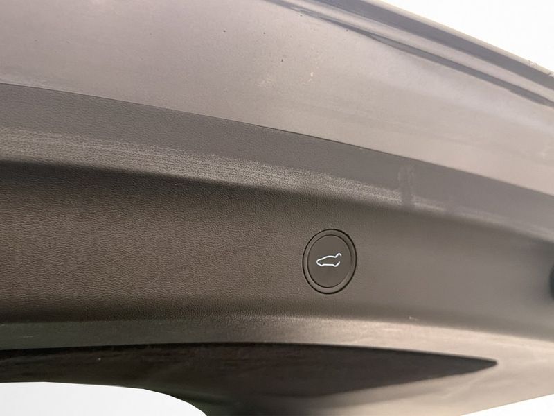 Tesla Model Y bild 32