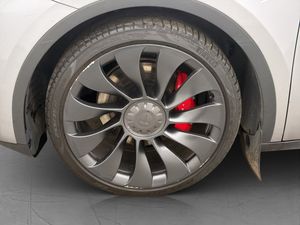Tesla Model Y bild 37