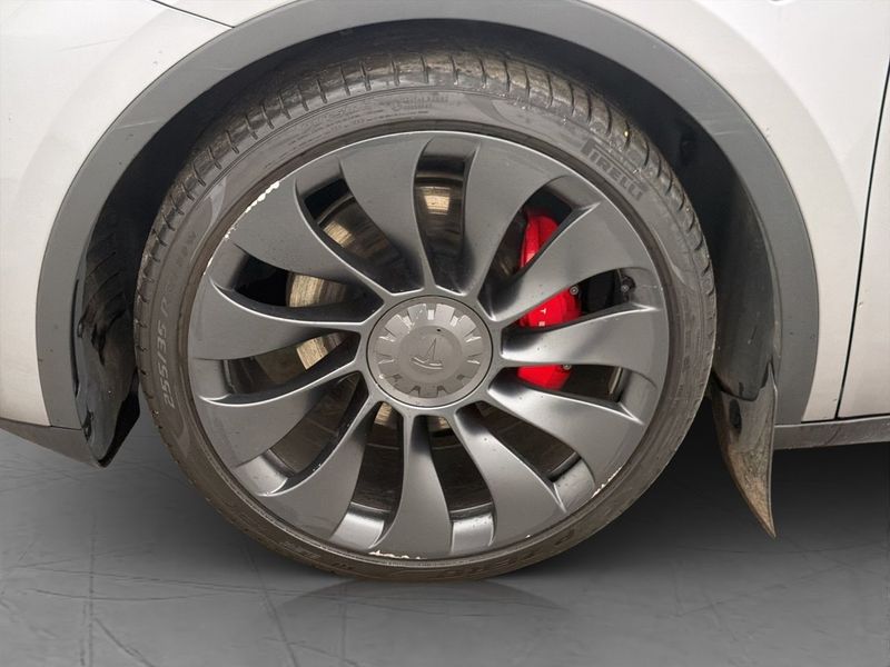 Tesla Model Y bild 37