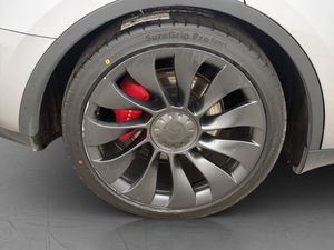 Tesla Model Y bild 34