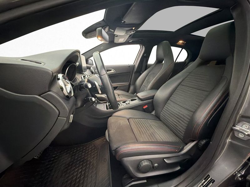 Mercedes GLA220 bild 15