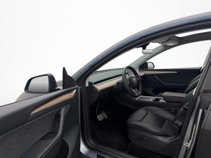 Tesla Model Y bild 12