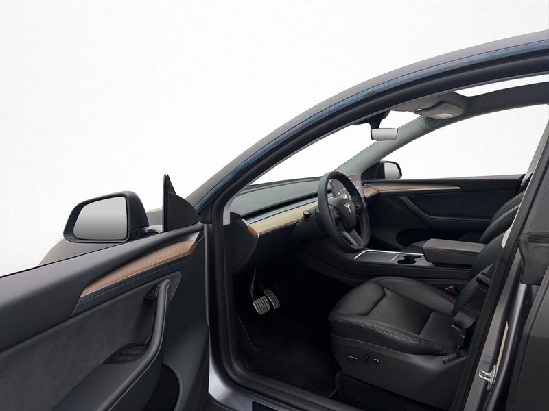 Tesla Model Y bild 12