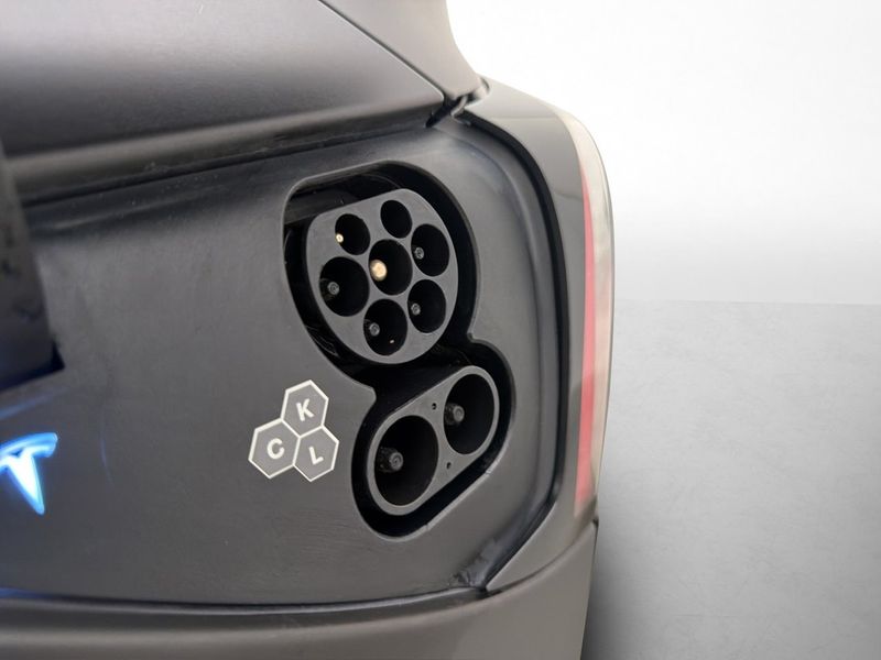 Tesla Model Y bild 33