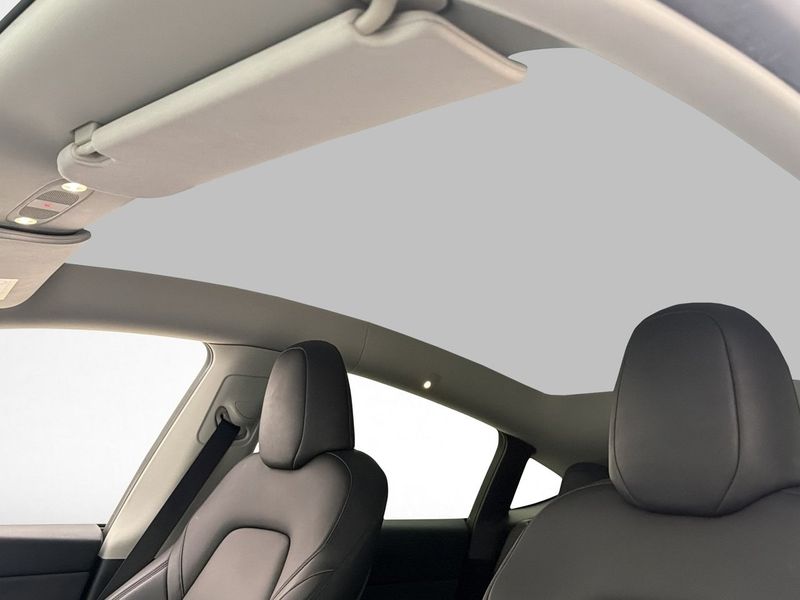 Tesla Model Y bild 19