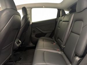 Tesla Model Y bild 18