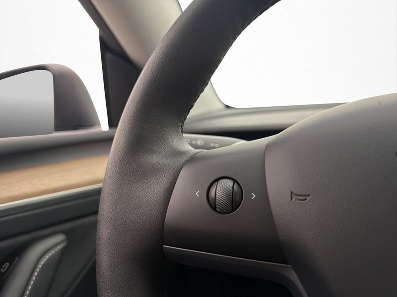 Tesla Model Y bild 20