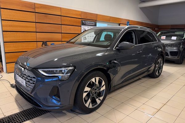 Audi Q8 e-tron 50 quattro Drag Kamera Moms Navi P-värm Proline - 2024