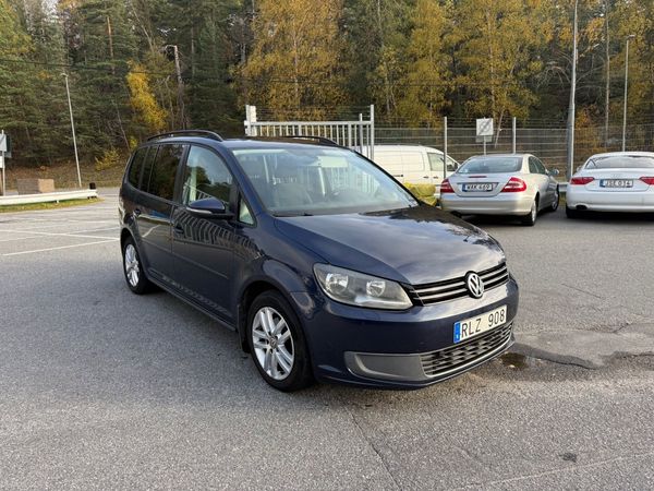 Volkswagen Touran 1.4 TSI 140hk Masters Backkamera Dragkrok Nybesiktigad - 2011