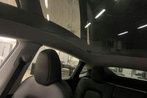 Tesla Model Y bild 15
