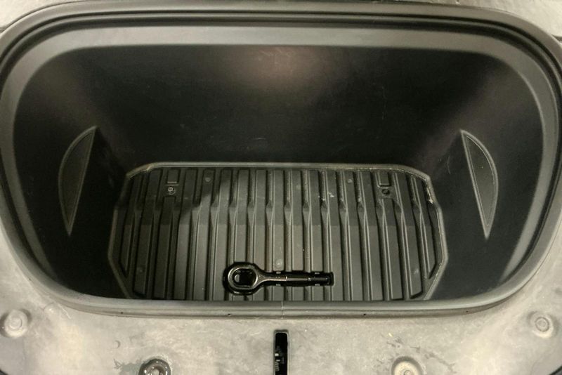 Tesla Model Y bild 9