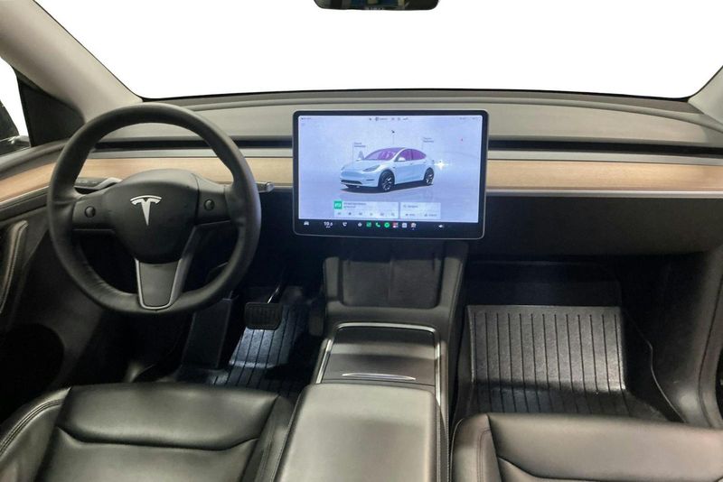 Tesla Model Y bild 6