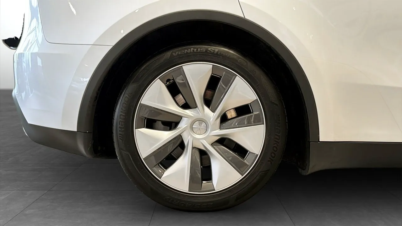 Tesla Model Y bild 9