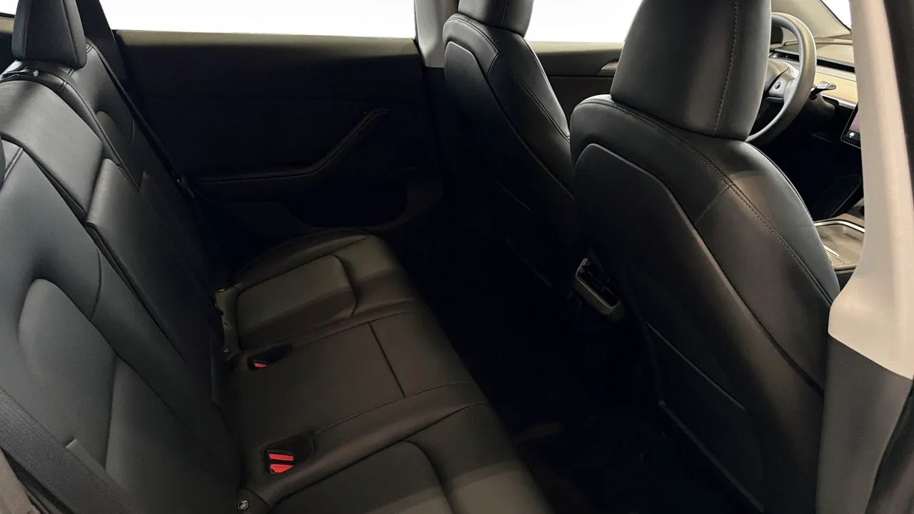 Tesla Model Y bild 5