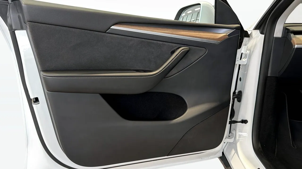 Tesla Model Y bild 11