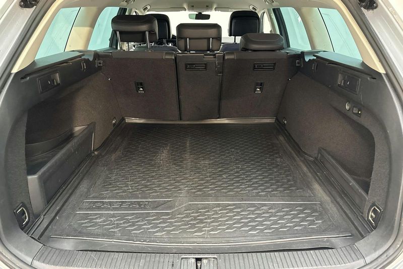 Volkswagen Passat bild 9