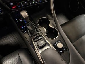 Lexus RX bild 15