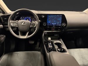 Lexus NX bild 12