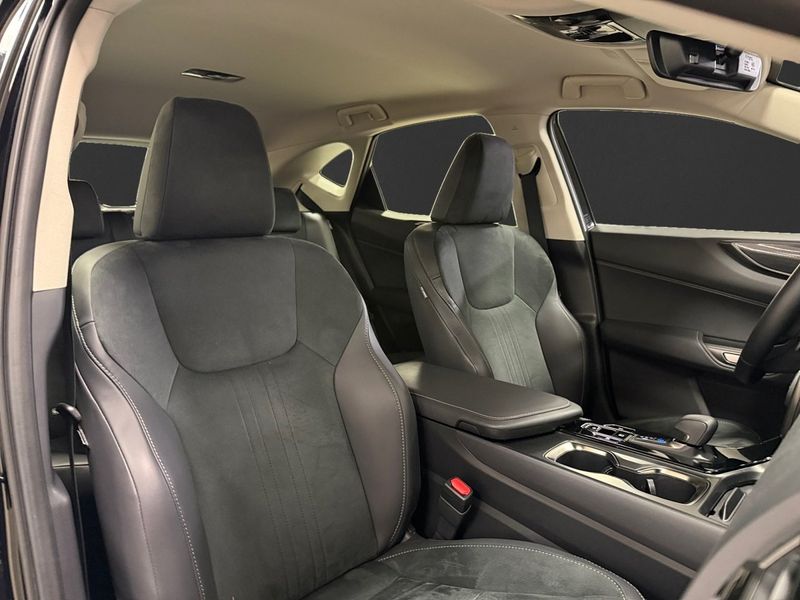 Lexus NX bild 11