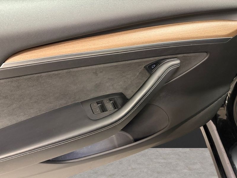 Tesla Model 3 bild 9