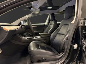 Tesla Model 3 bild 8