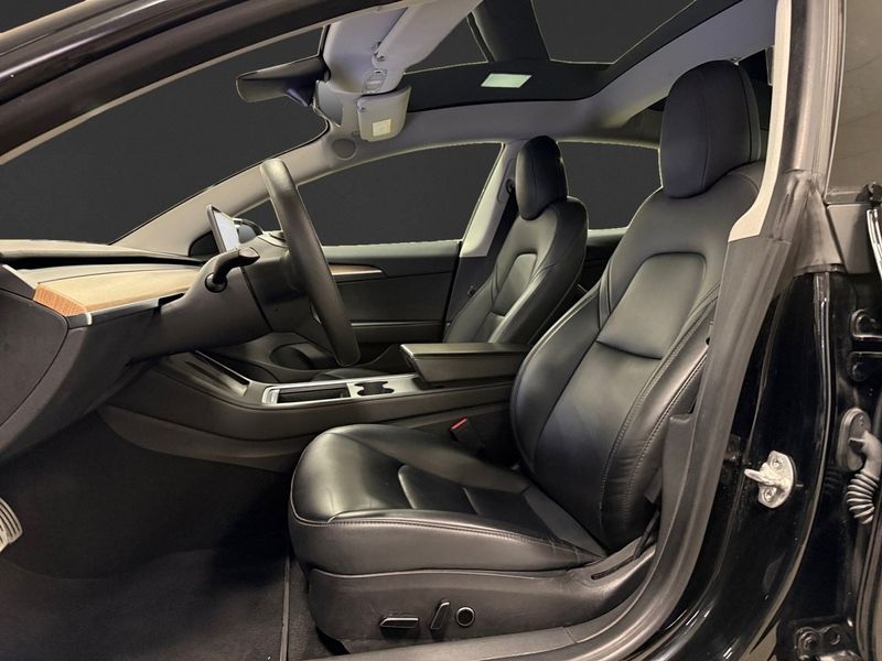 Tesla Model 3 bild 8