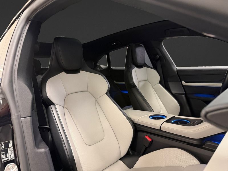 Porsche Taycan bild 12