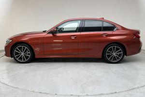 BMW 330 bild 2