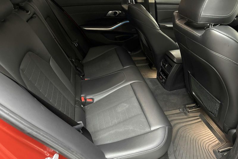 BMW 330 bild 8