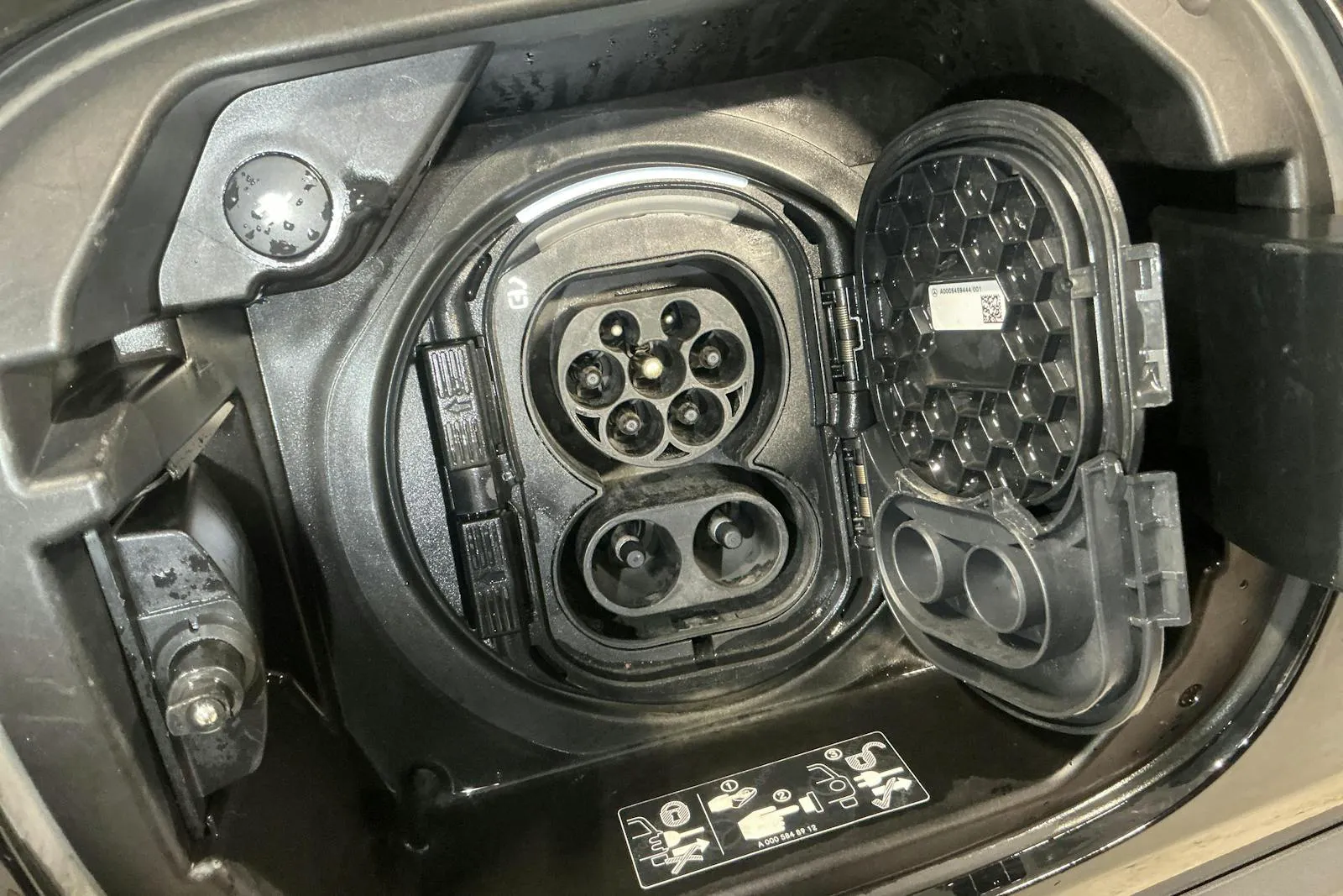 Mercedes EQA250 bild 18