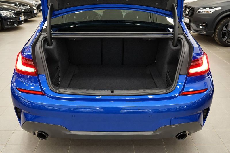 BMW 330 bild 6