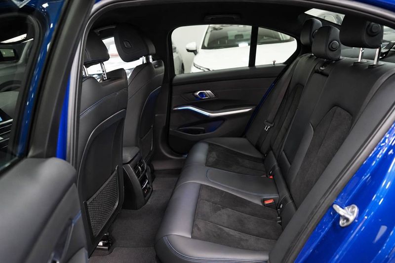 BMW 330 bild 12